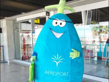 Alpha la mascotte de l'aéroport de Nice débarque au terminal 2