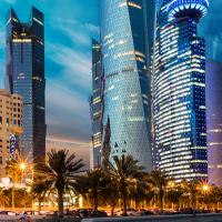 Vue skyline Doha soleil couchant
