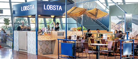 Lobsta et ses lobster rolls en salle d&rsquo;enregistrement du Terminal 2 de l'a&eacute;roport de Nice