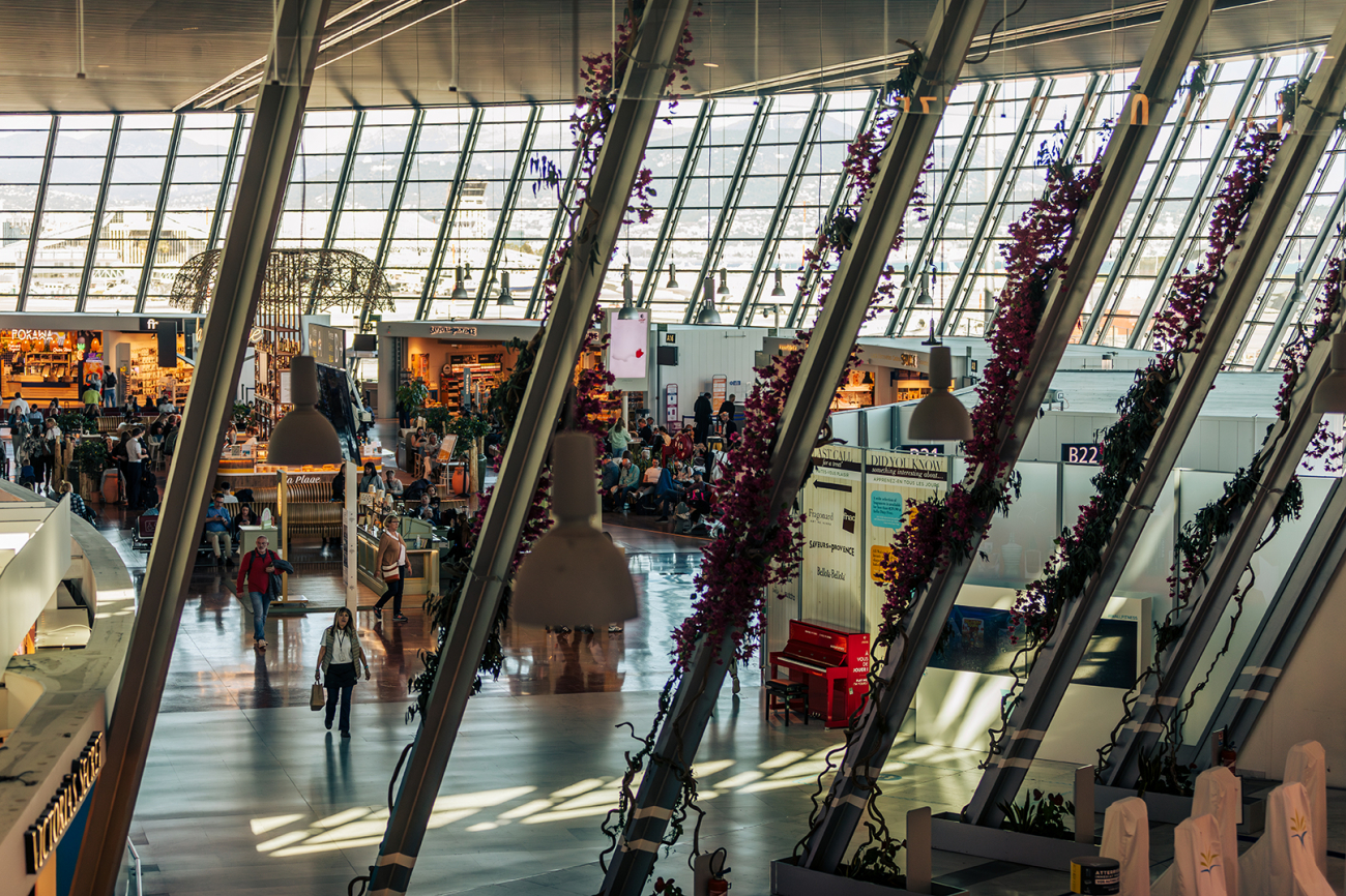Terminal 2 salle d'embarquement A