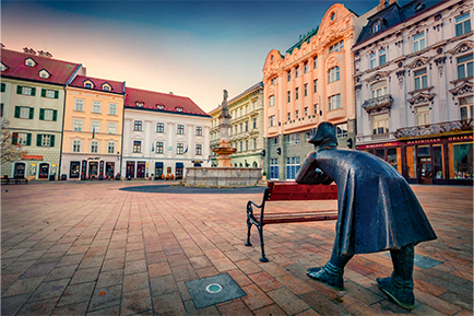 Bristaslava sculpture